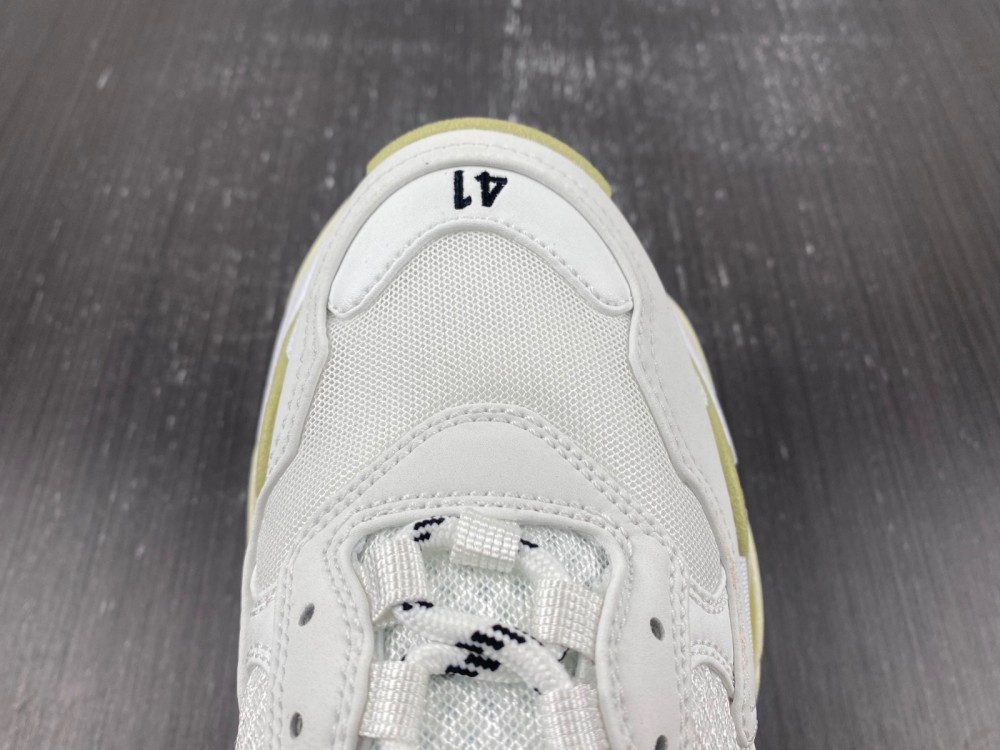 BALENCIAGA TRIPLE 755686 W3SM2 9097