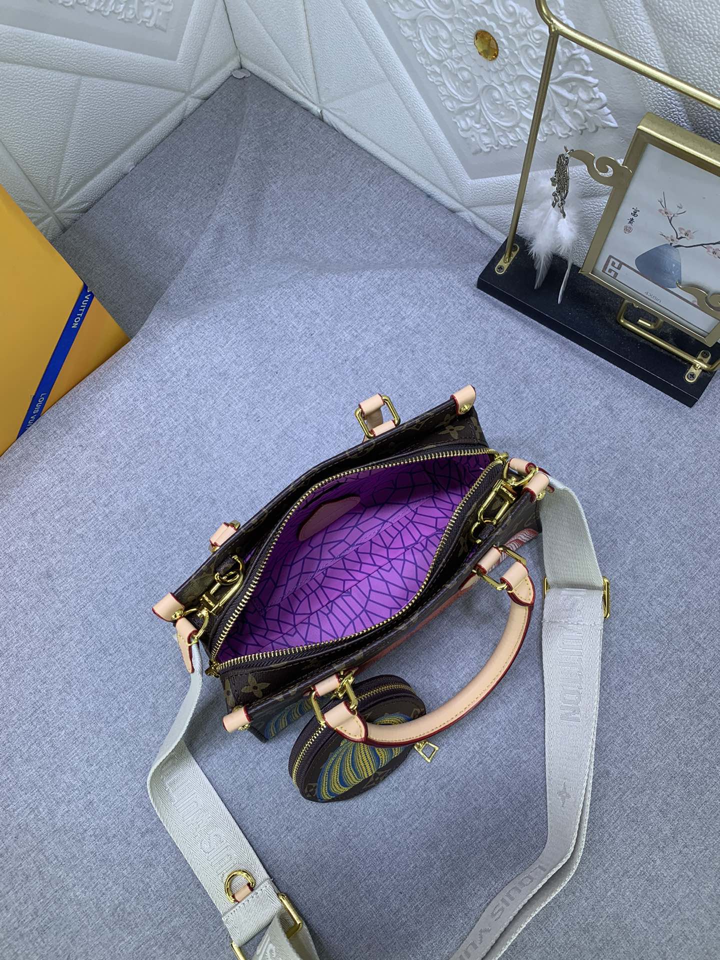 Louis Vuitton OnTheGo M46653 25.0 x 13.0 x 10.0cm