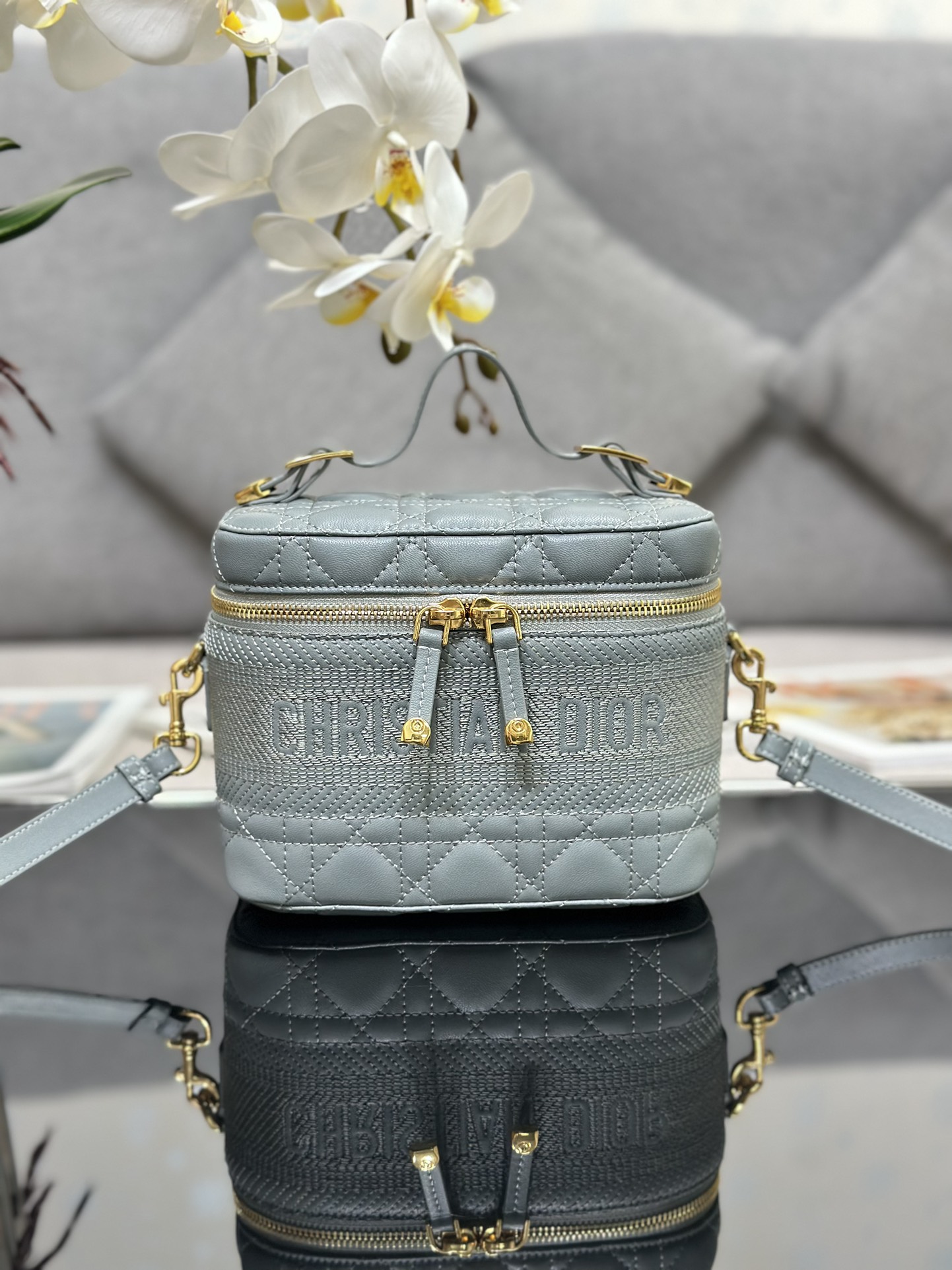 Dior Travel S5488 (2) 18.5  x 13 x 10.5 cm