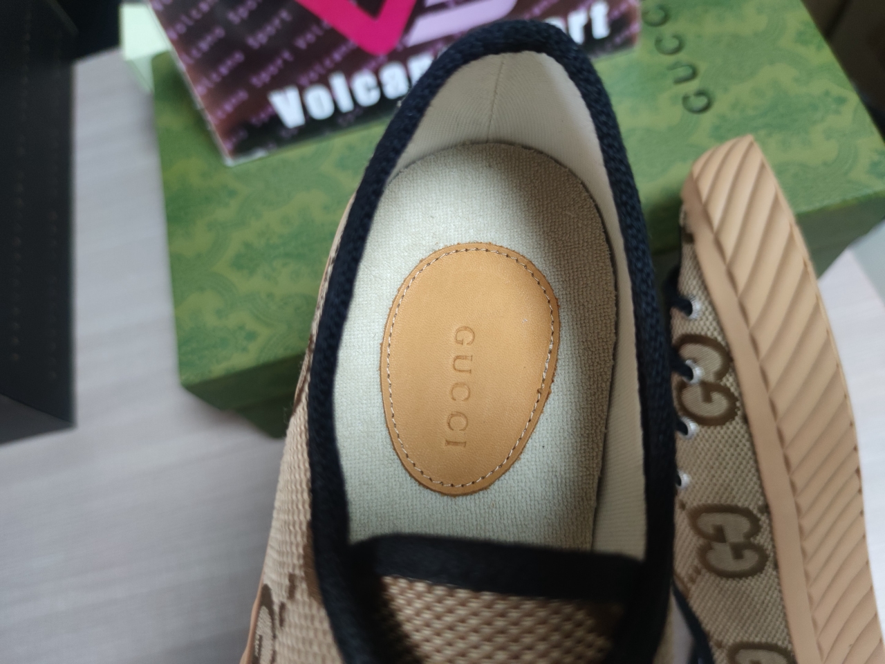 GUCCI Maxi GG Low Top Beige Ebony