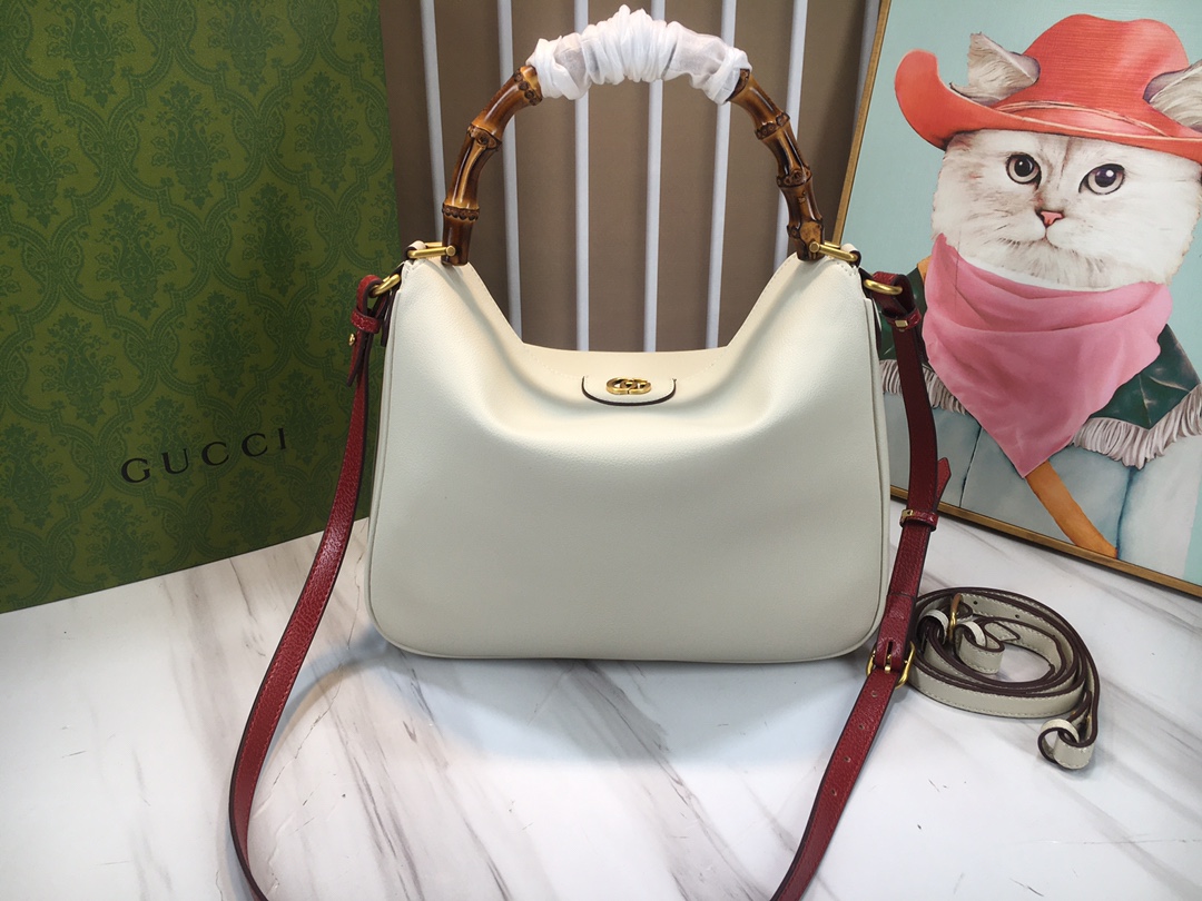 Gucci Diana 746124 30x 23x 6.5cm