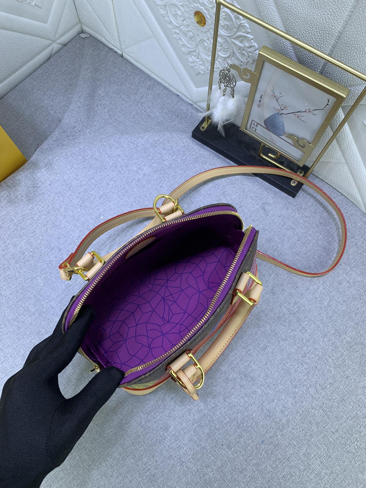Louis Vuitton Alma M53151 25 x 19 x 12cm