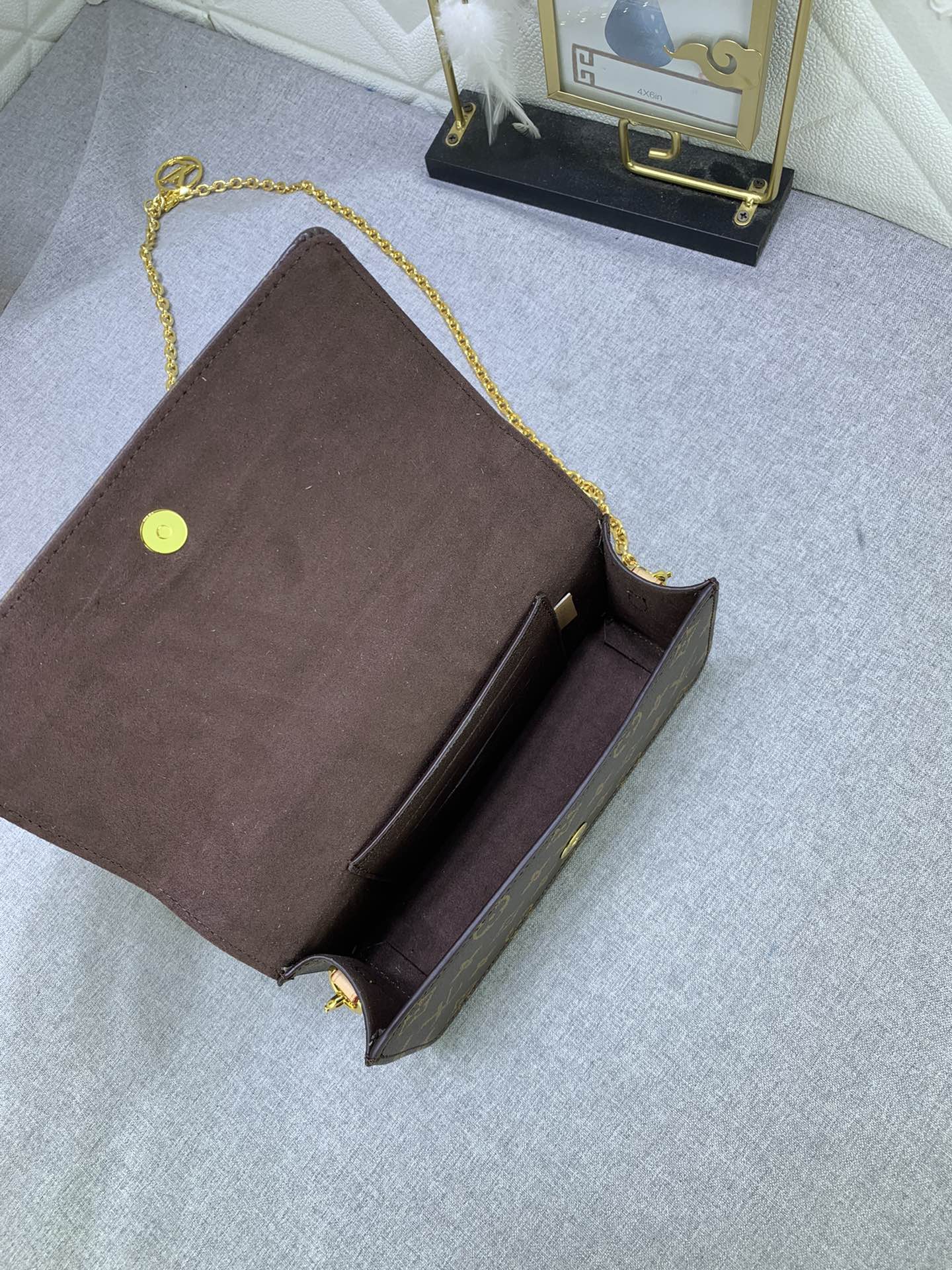 Louis Vuitton Lily wallet on chain M82509 20.5x10x3.5cm