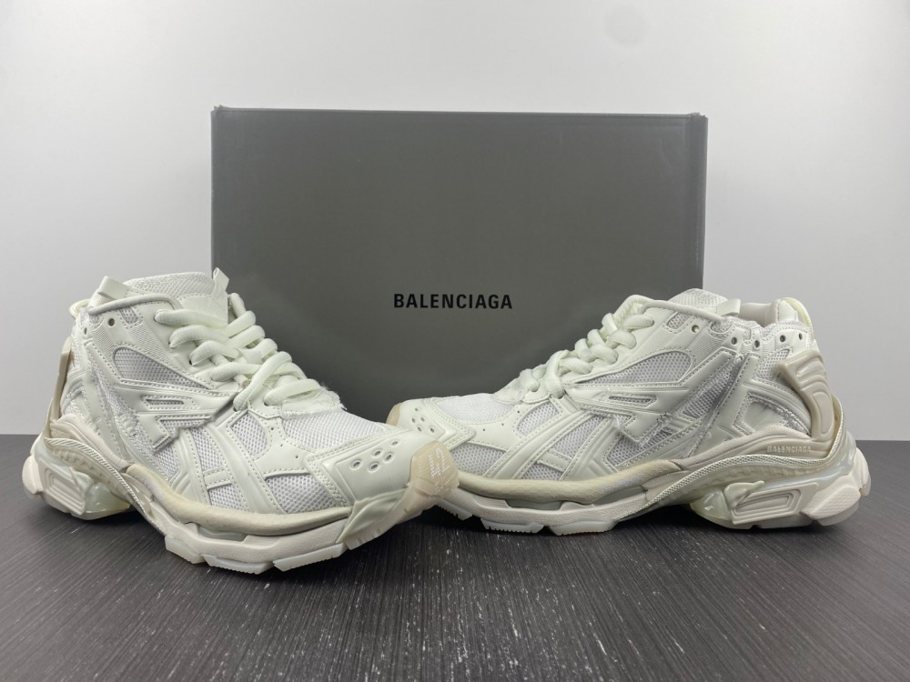 Balenciaga RunnerWhite Glow In The Dark