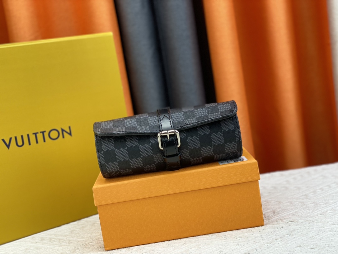 Louis Vuitton M47530 (2) 20 x 8 x 8 cm