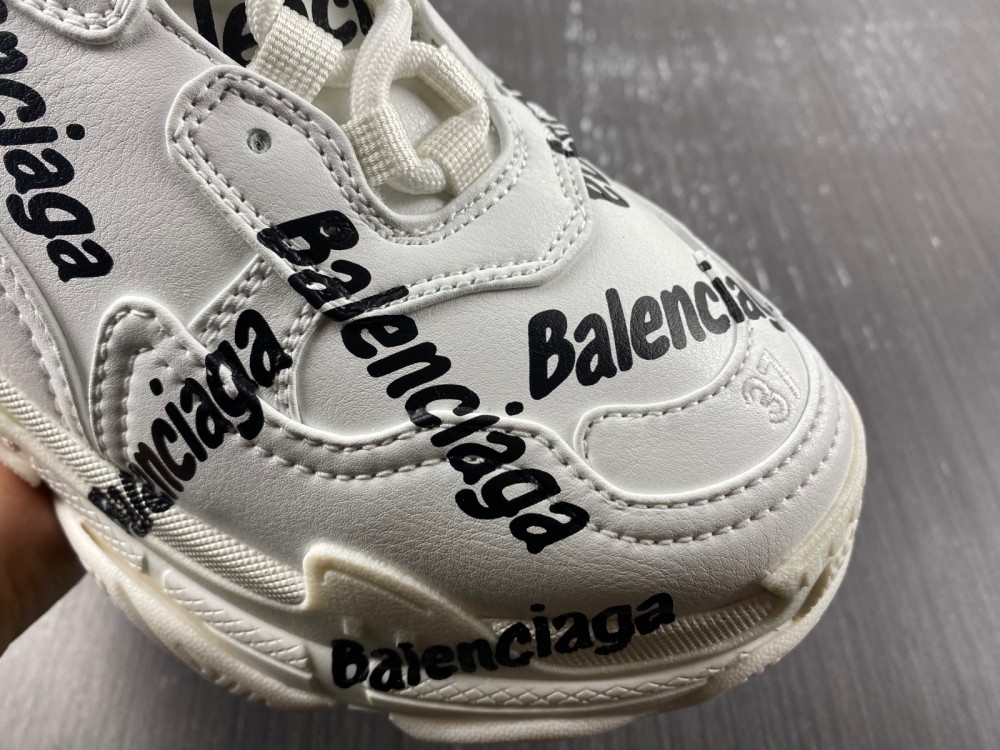BALENCIAGA TRIPLE  524039 W2FAB9010