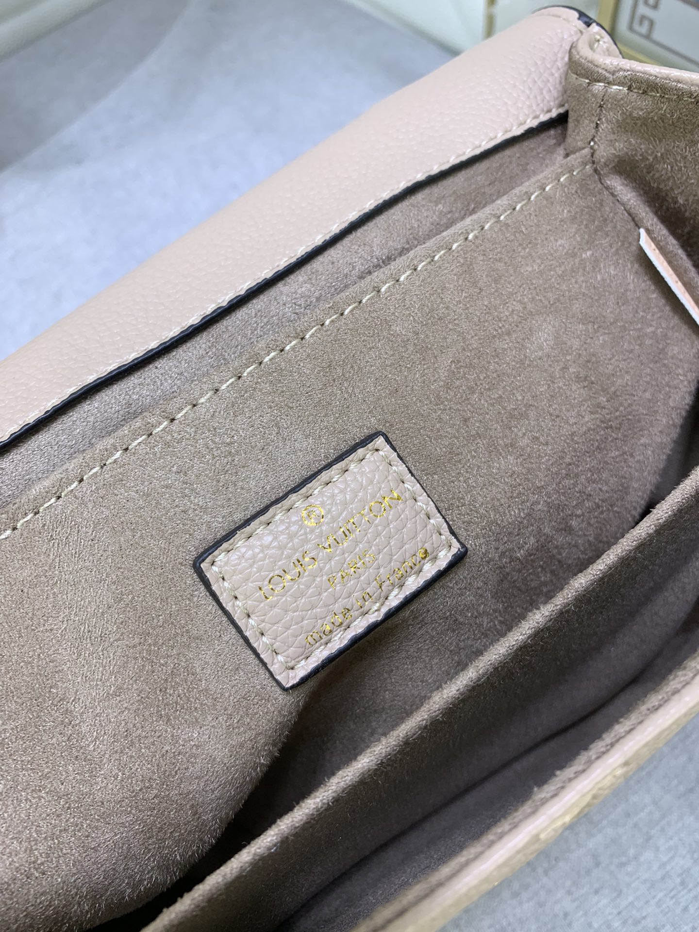Louis Vuitton Pochette Metis M46302 (6) 25 x 19 x 7cm