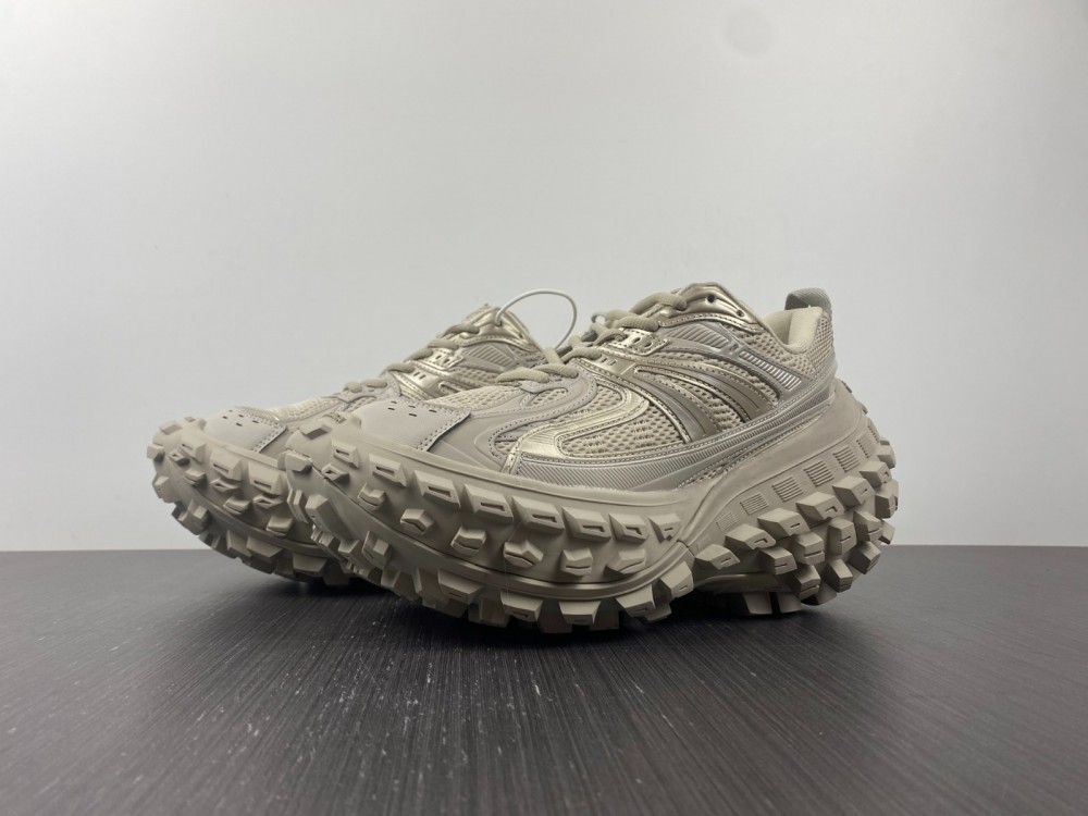 BALENCIAGA Defender Exaggerated-Sole Trainers Beige