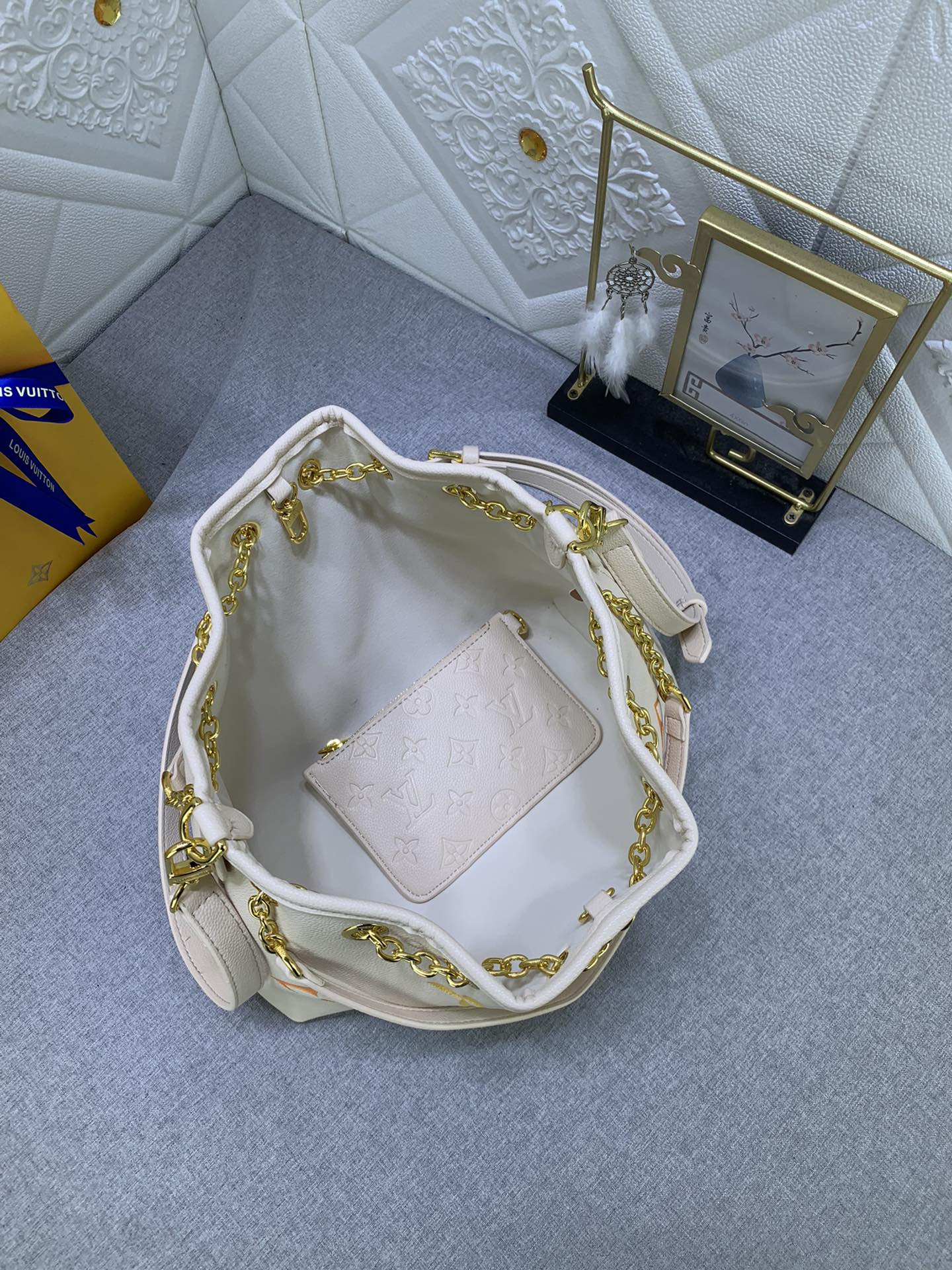 Louis Vuitton Summer Bundle M46545 (2) 28 x 20 x 11.5cm