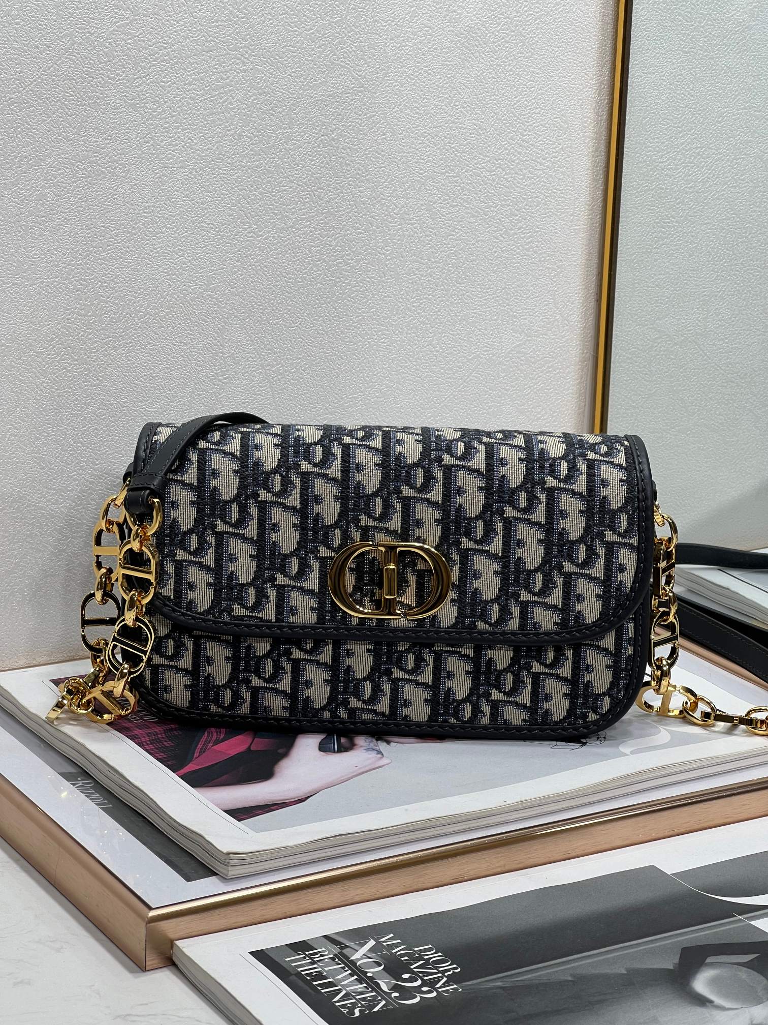 Dior 30 Montaigne Avenue  0322 22.5cm