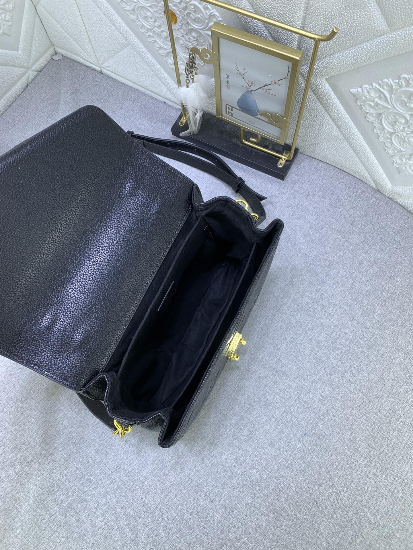 Louis Vuitton Pochette Metis M46302 25 x 19 x 7cm