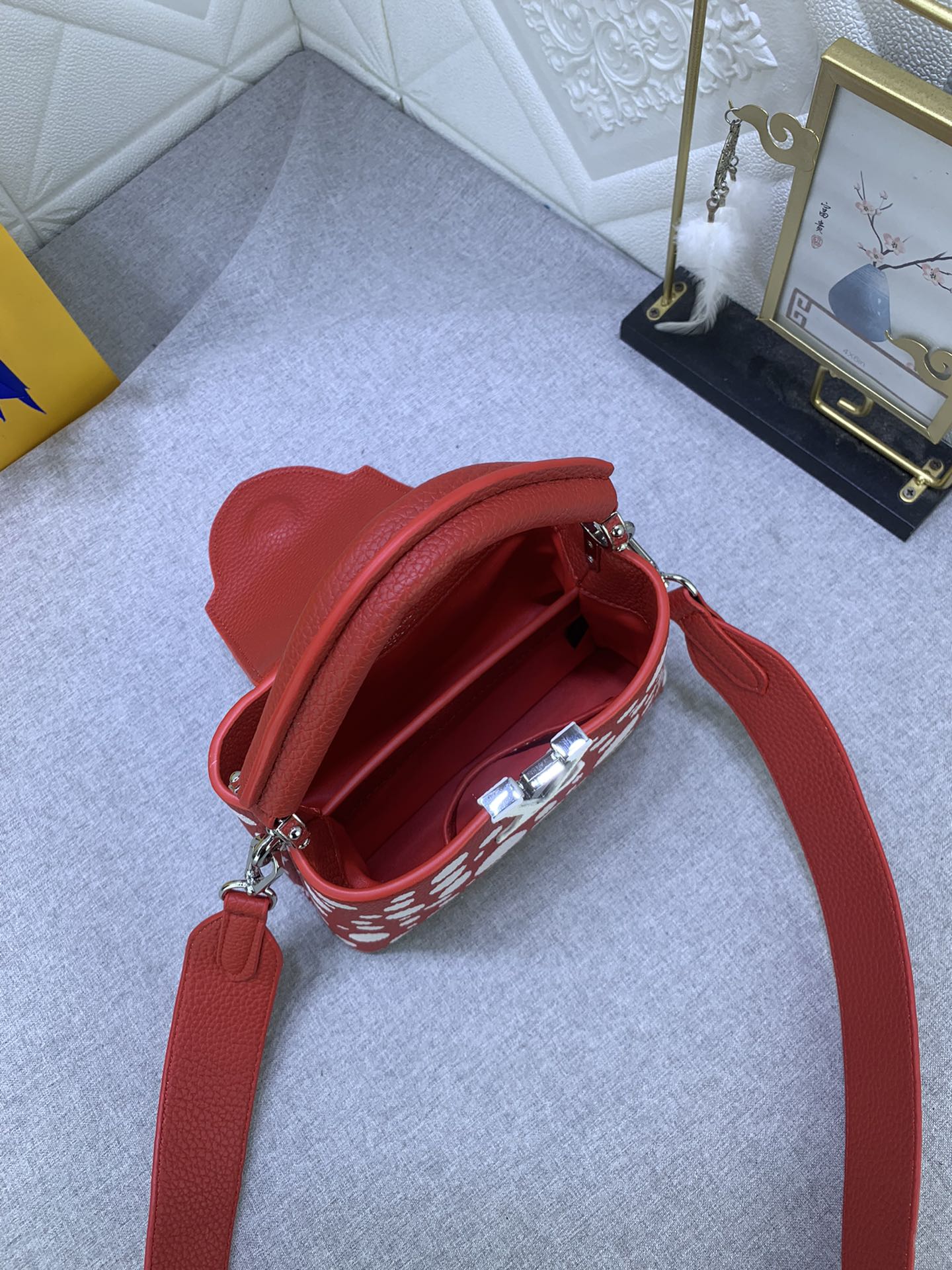Louis Vuitton x YK Capucines M21663 (10) 21x14x8cm