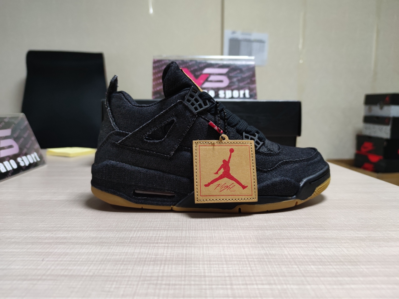 Jordan 4 Retro Levi's Black (Levi's Tag) AO2571 001