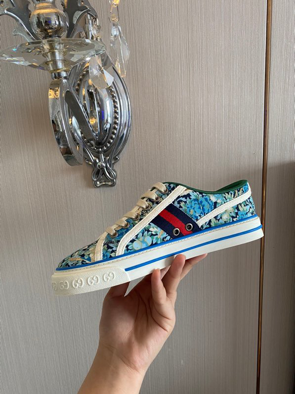 Gucci Tennis 1977 sky blue