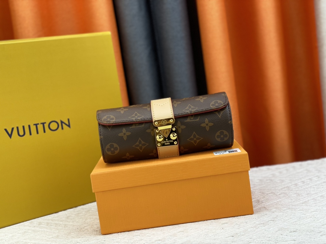 Louis Vuitton M47530 (3) 20 x 8 x 8 cm