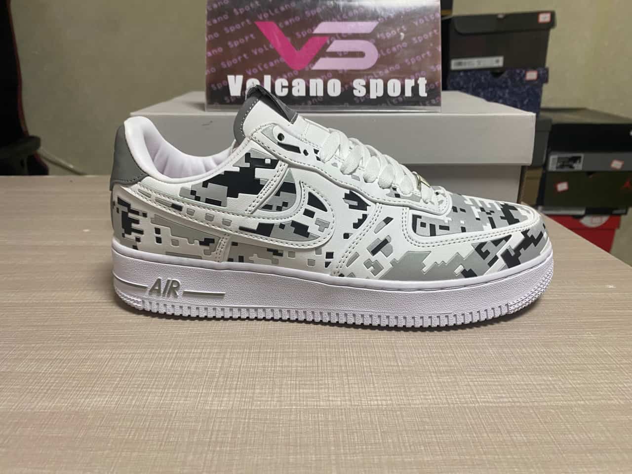 Air Force 1 Low Digi Camo 520505-100
