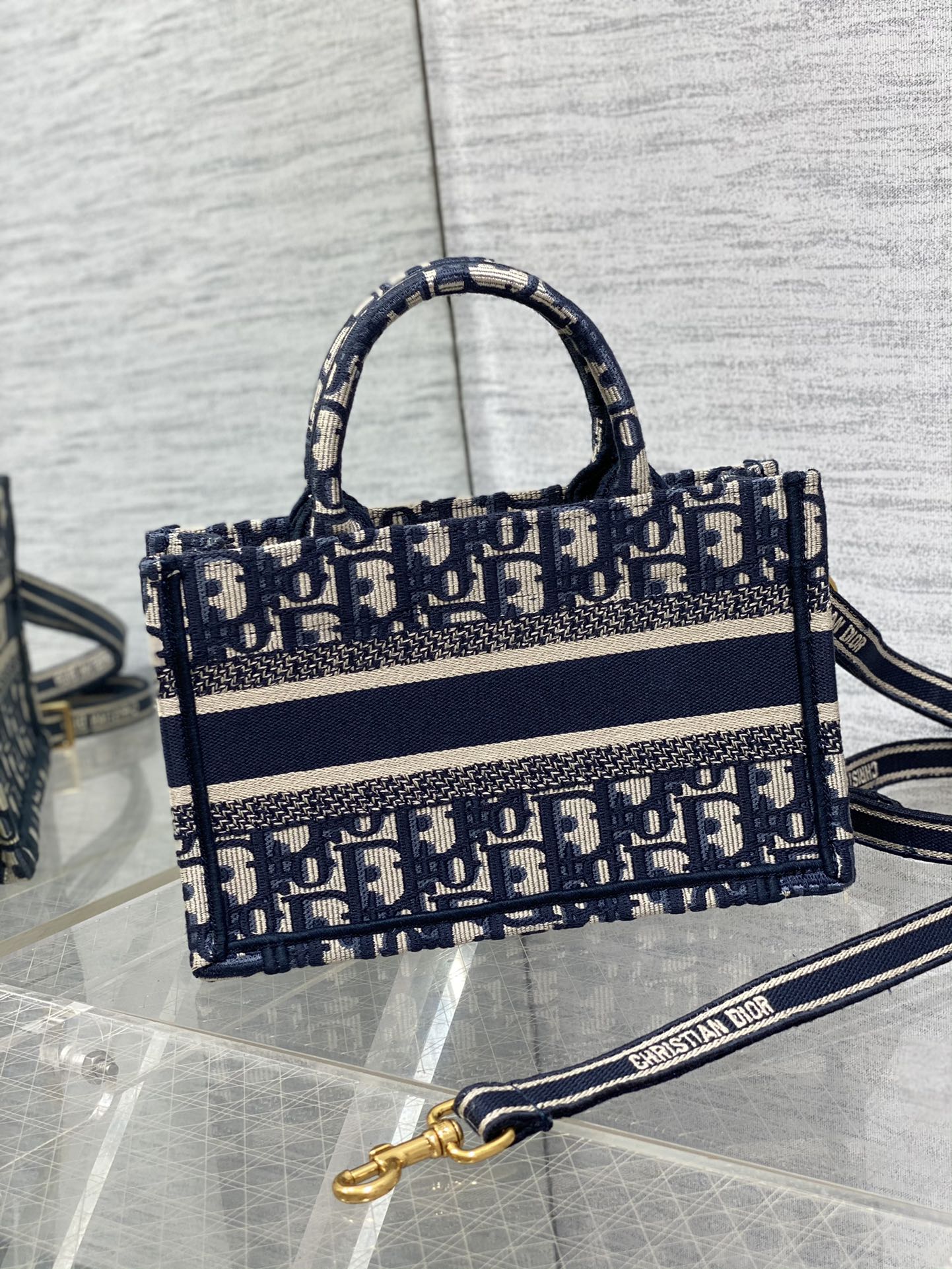 Dior Tote 24 (4)
