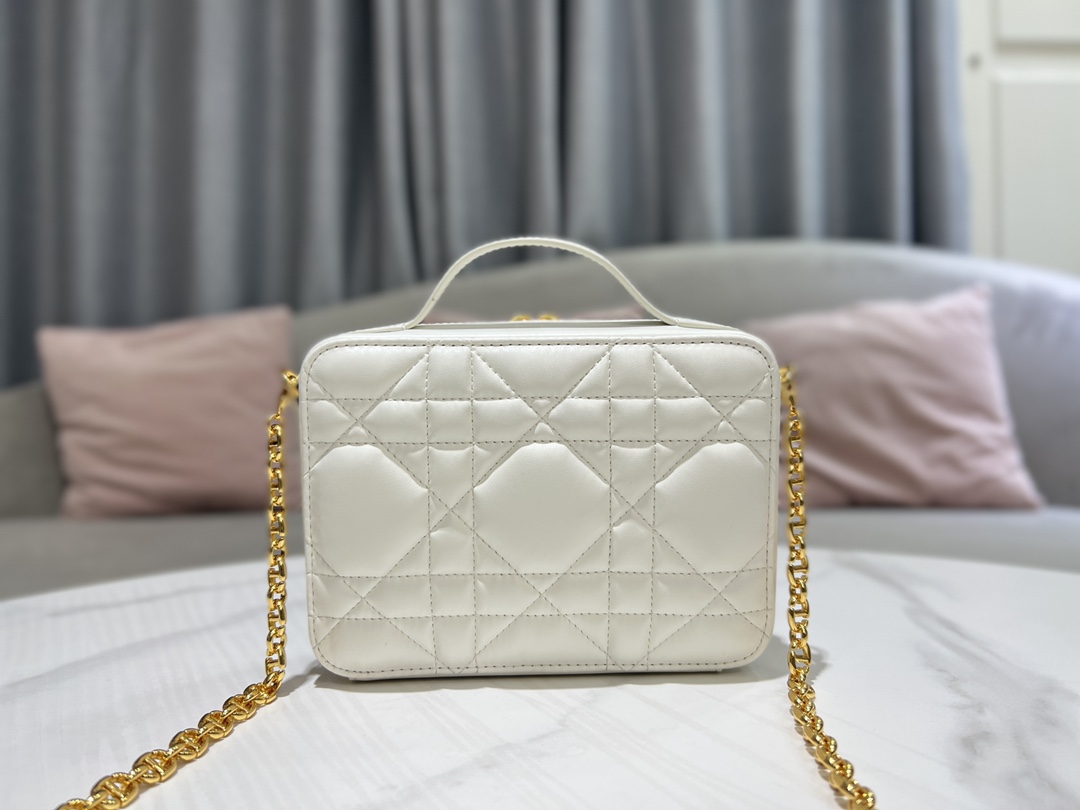 DIOR CARO 2 (35) 18 x 13 x 5cm