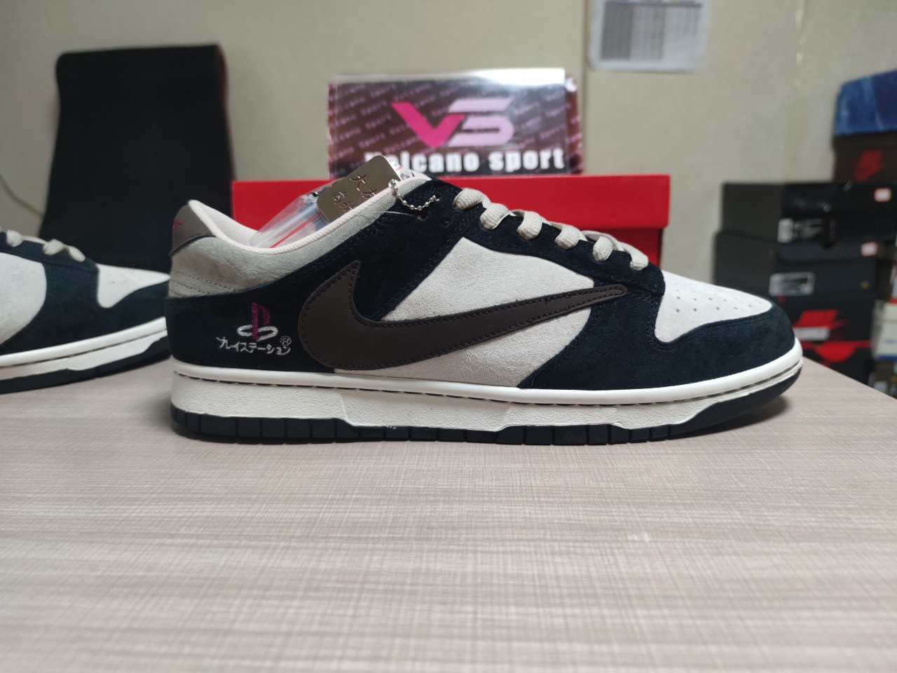 Dunk Katsuhiro o Tomo CU1726 990