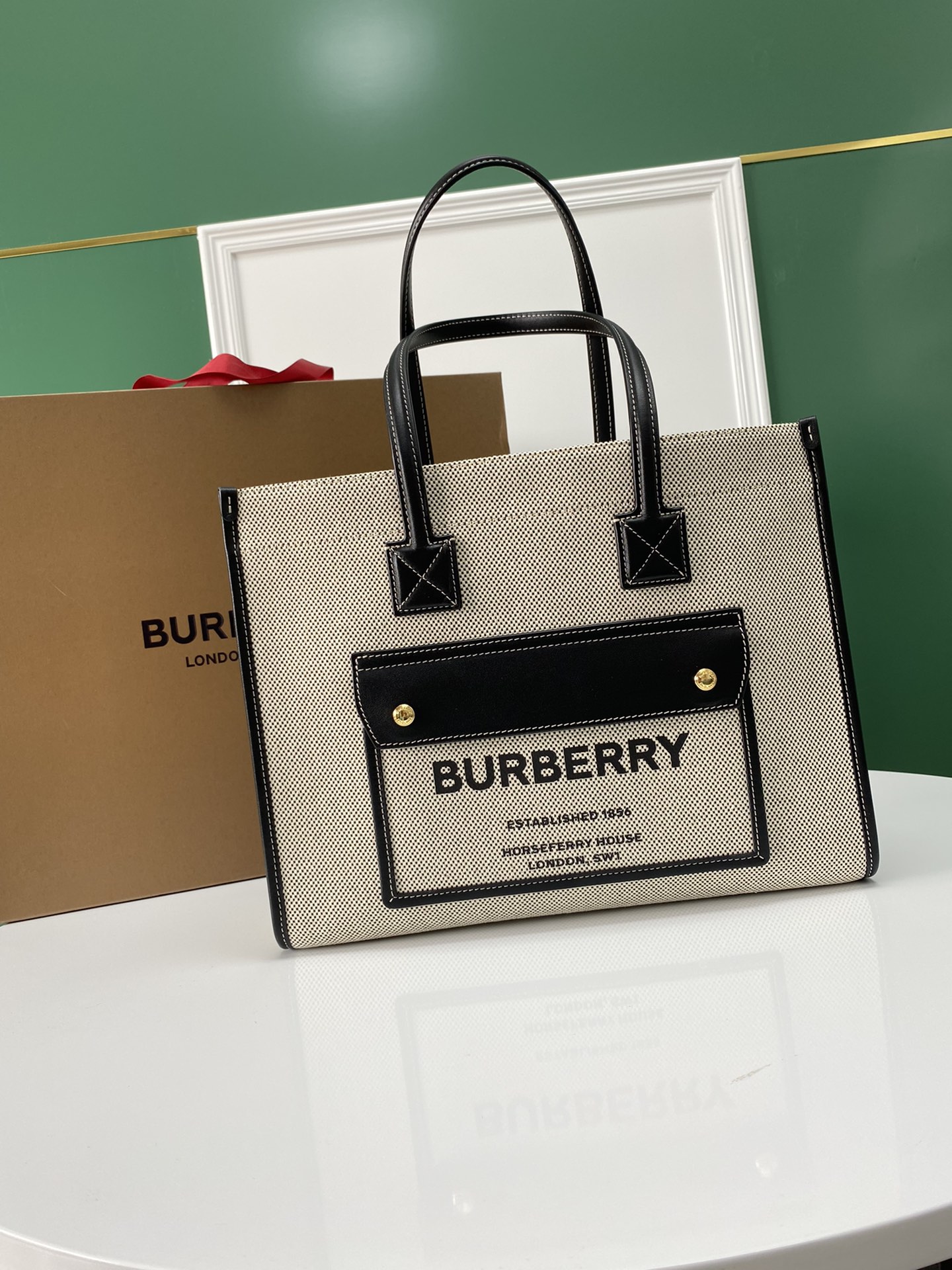 Burberry 129157 (2) 33 x 12.5 x26cm