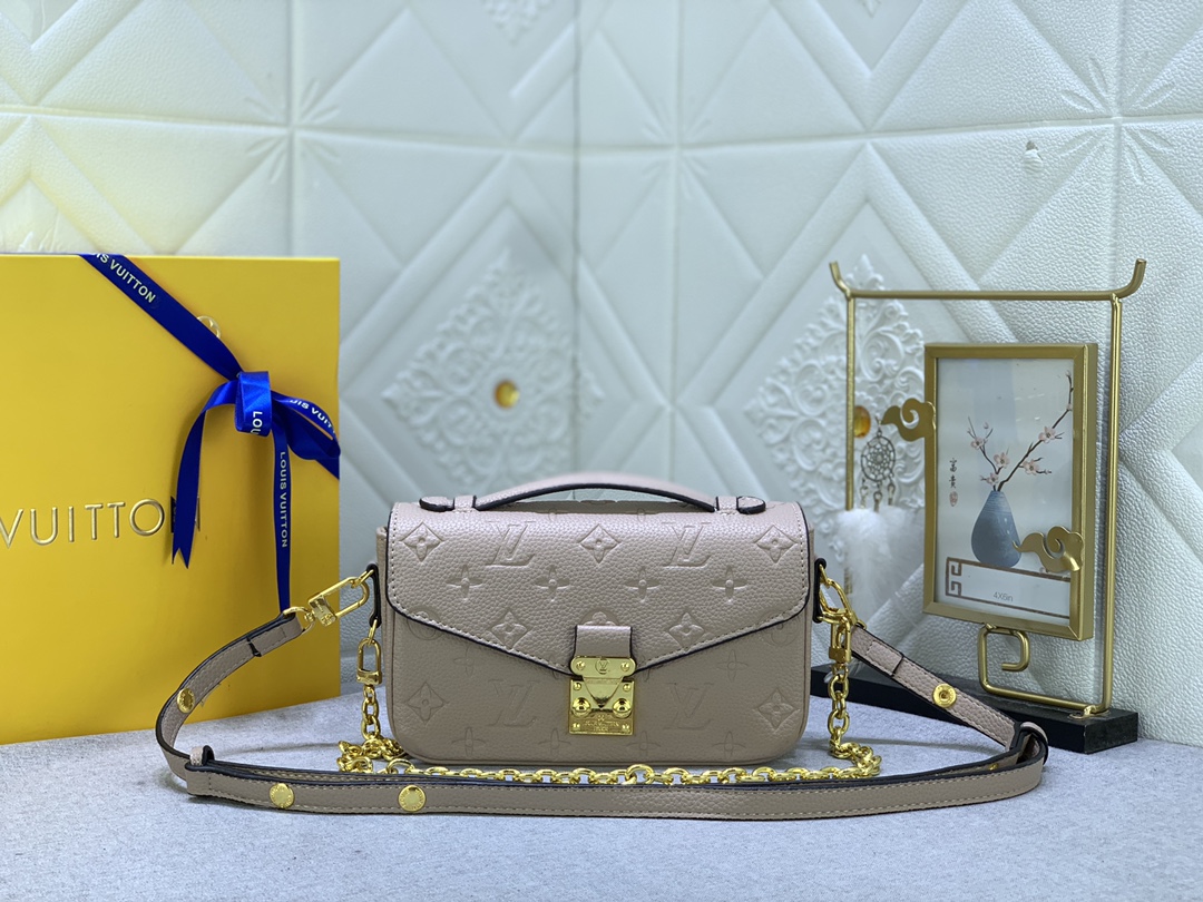 Louis Vuitton Pochette Métis East West M46279 21.5 x 13.5 x 6.0cm