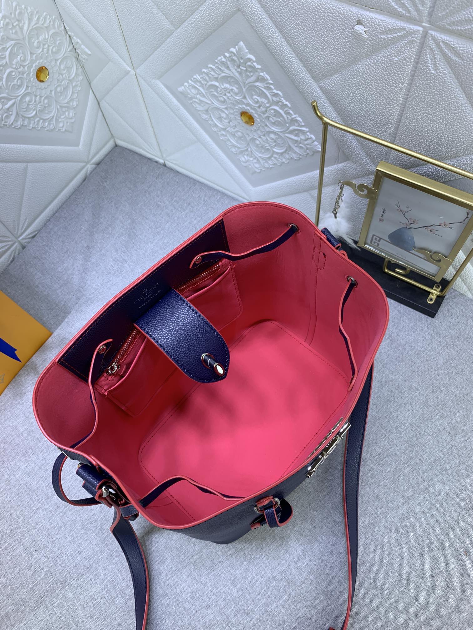 Louis Vuitton M54677 (3) 25-27-15cm