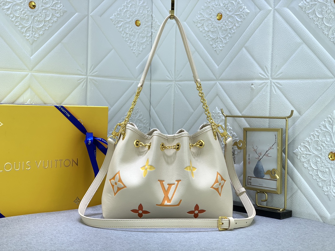 Louis Vuitton Summer Bundle M46545 (2) 28 x 20 x 11.5cm