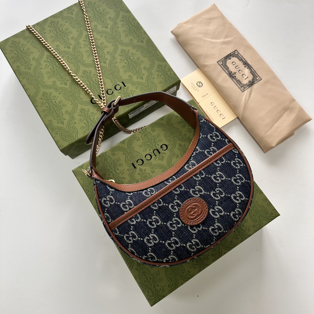 GUCCI 726843 22x12.5x5cm