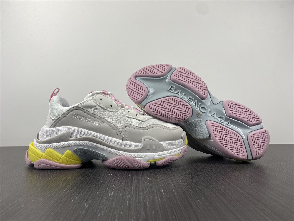 BALENCIAGA Triple S 2021 SS Women's triple s sneaker in pink