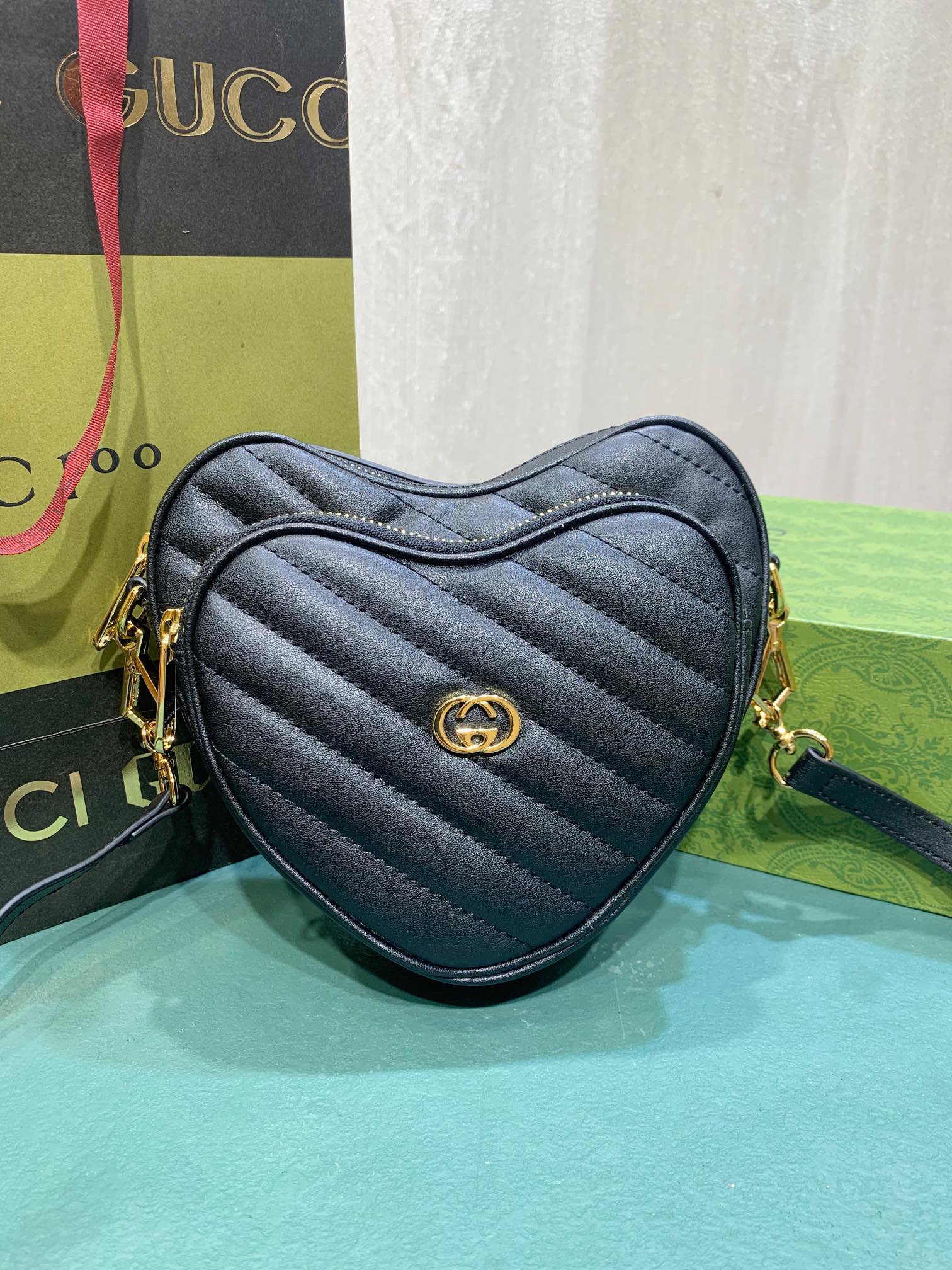 Gucci 751628 20x17.5x6.5cm