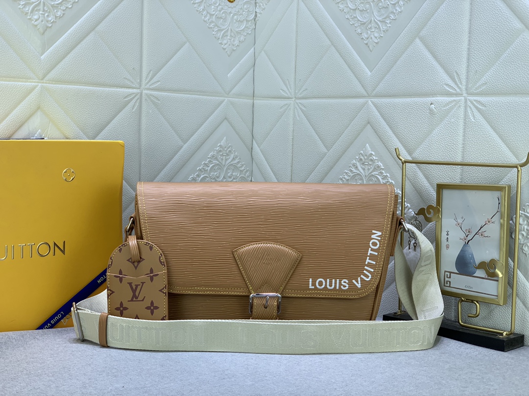 Louis Vuitton M23097 (2) 34 x 19 x 11cm