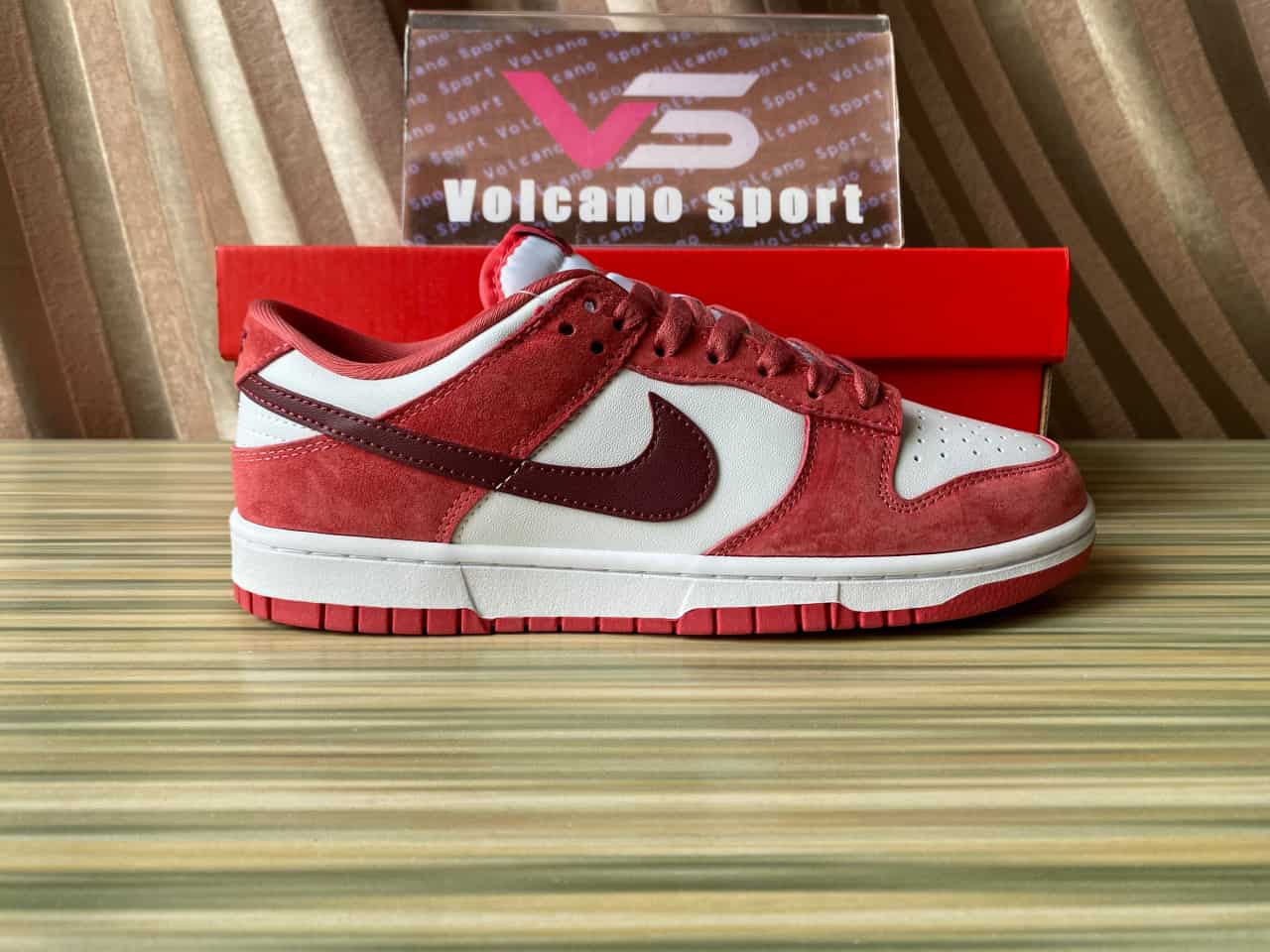 Dunk Low 'Valentine's Day 2024' FQ7056-100