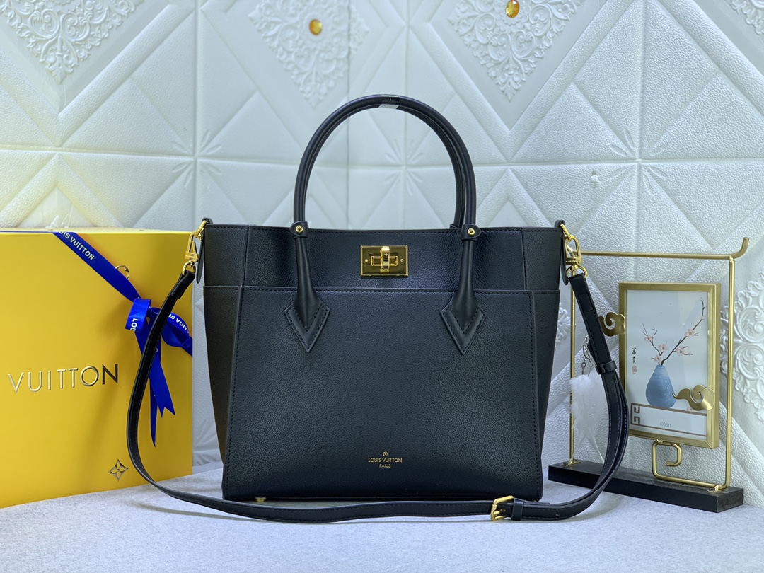 Louis Vuitton On My Side M22225 34x28x17cm
