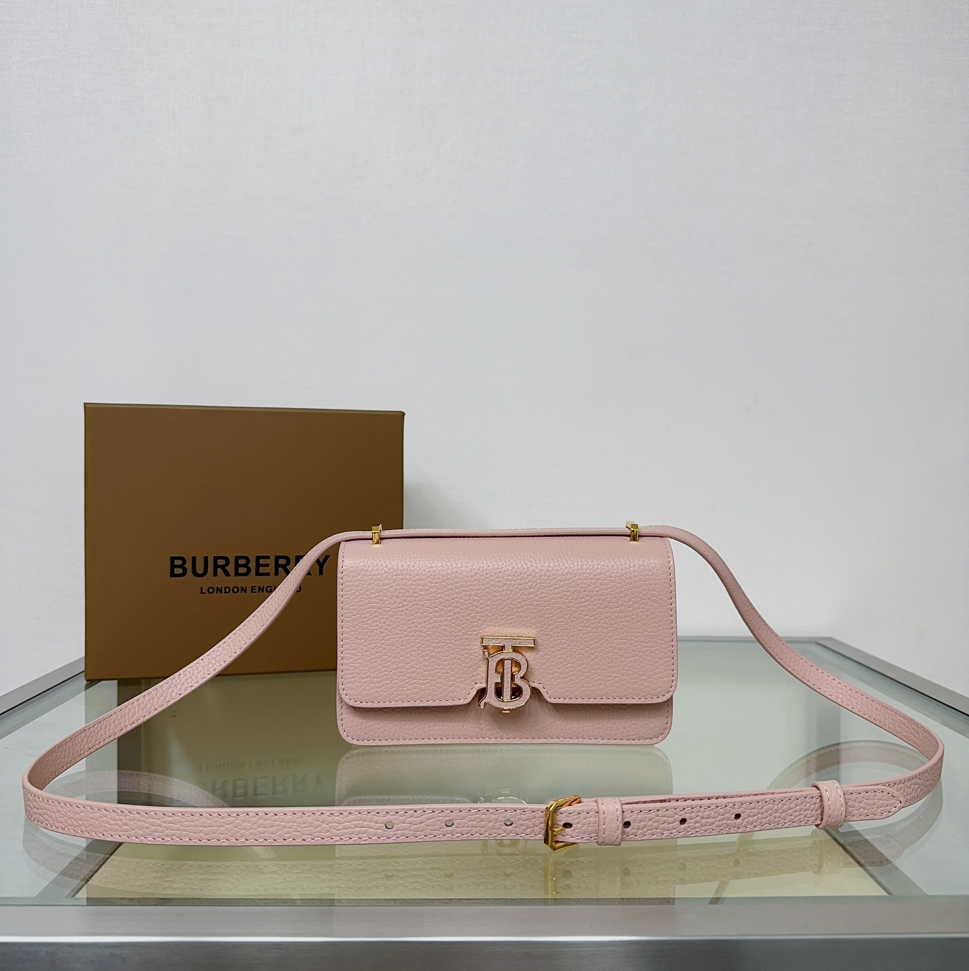 Burberry 914163 (5) 20 x 5.5 x 12.5cm