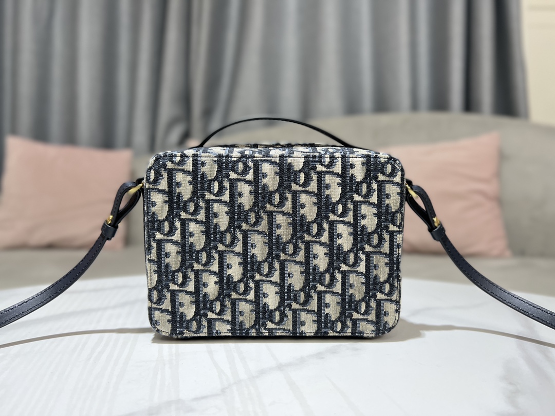 DIOR CARO 2 (34) 19.5 x 15 x 6cm