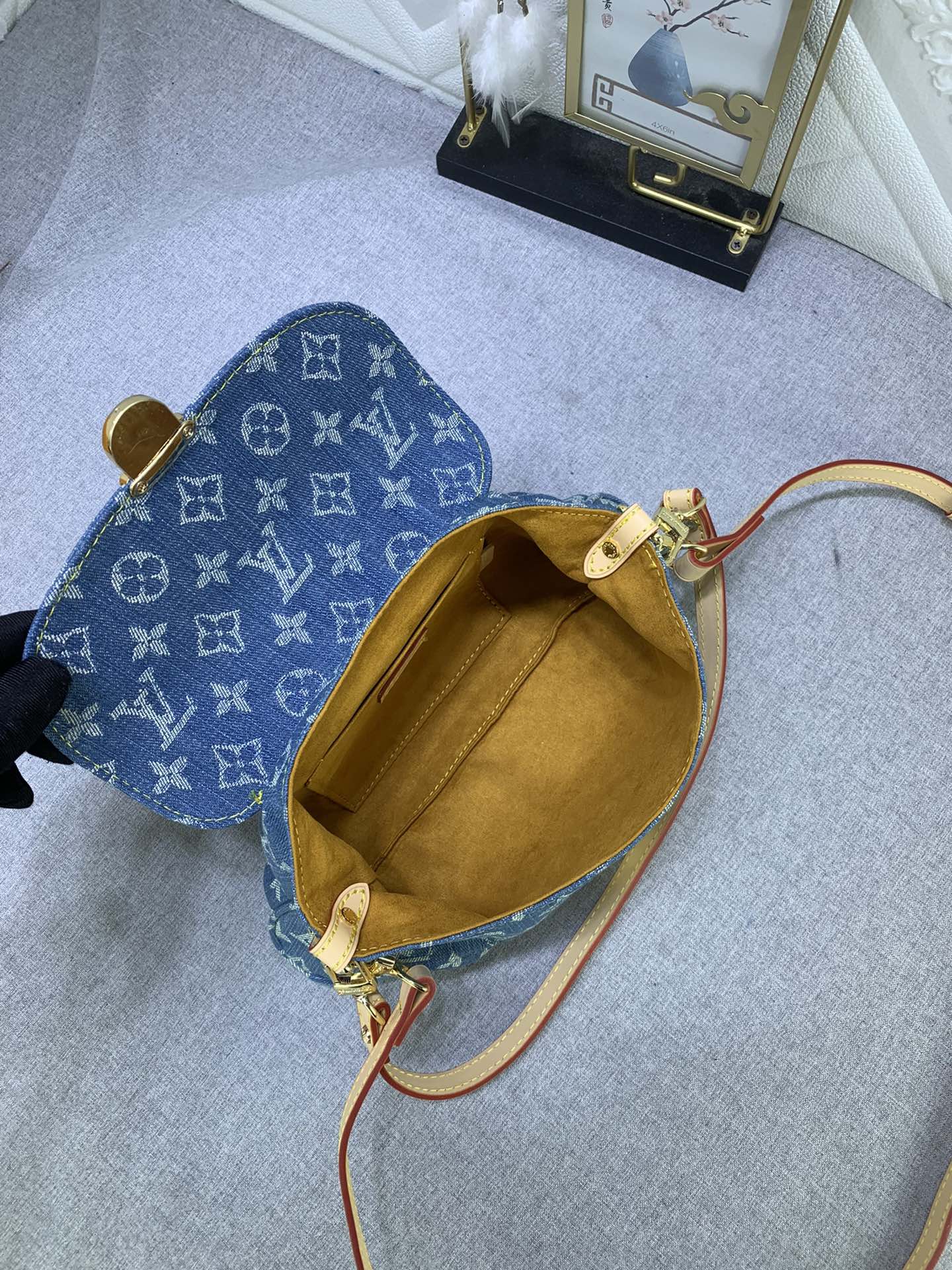 Louis Vuitton M95050 26x17x7CM