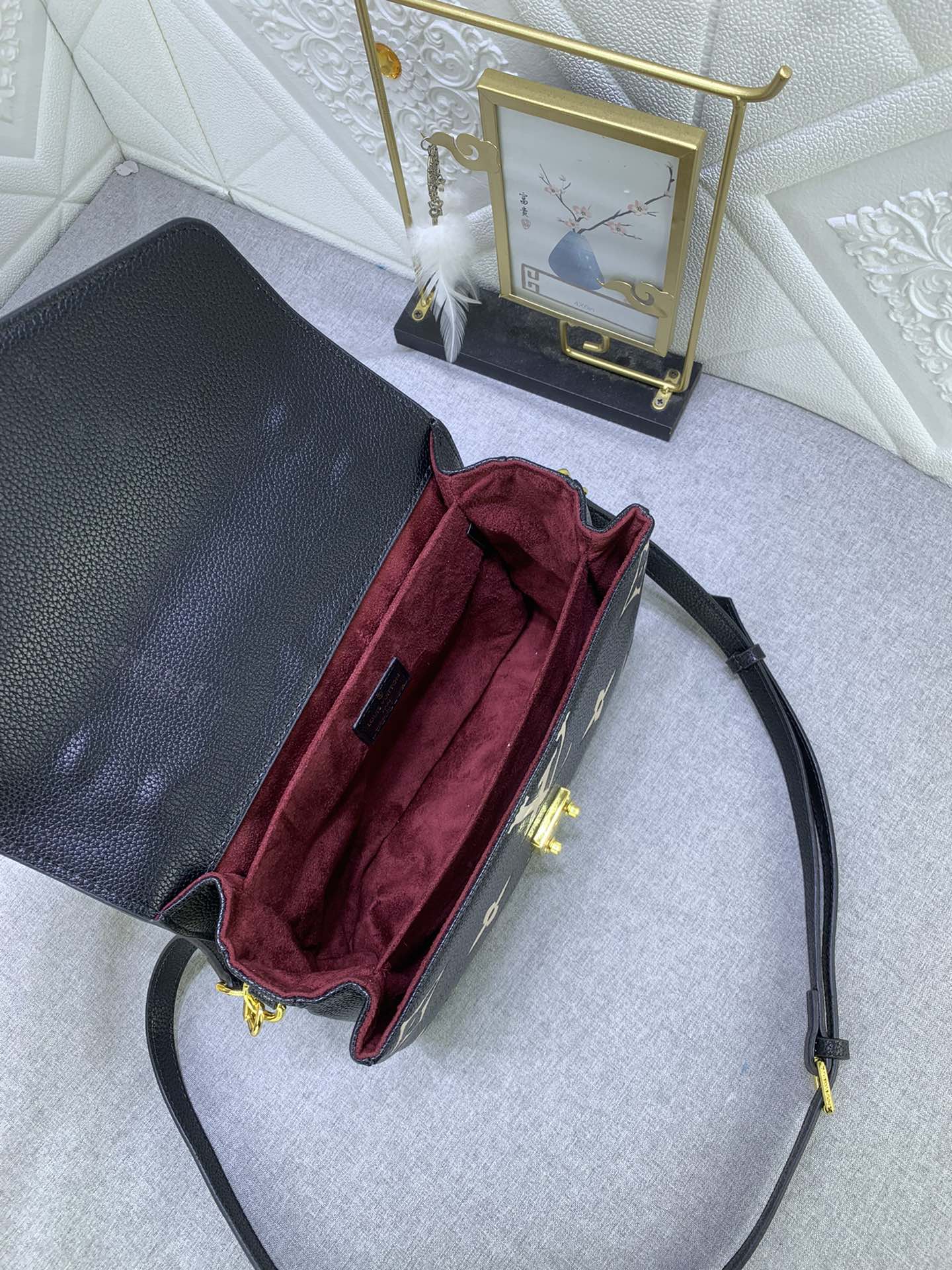 Louis Vuitton Pochette Metis M46302 (5) 25 x 19 x 7cm