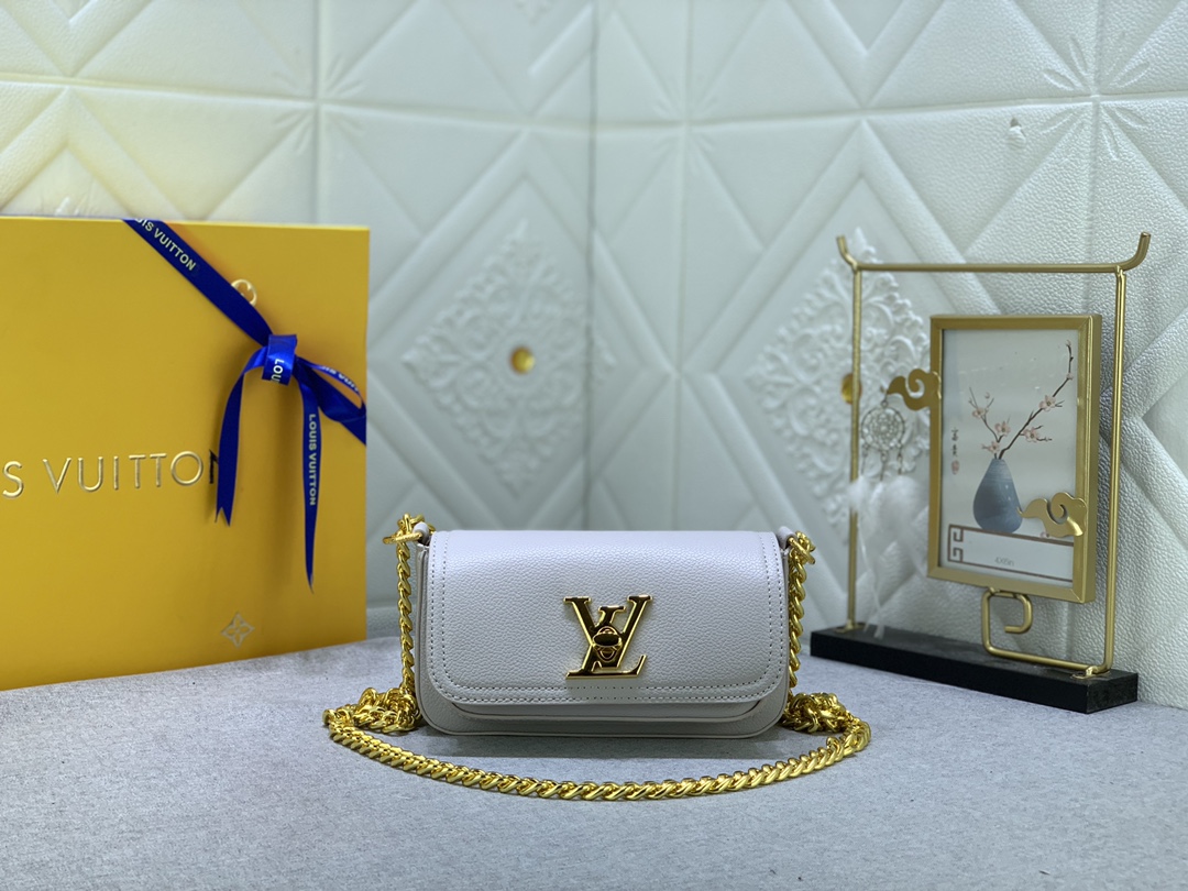 Louis Vuitton Lockme Tender Pochette M81560 18x9x4cm