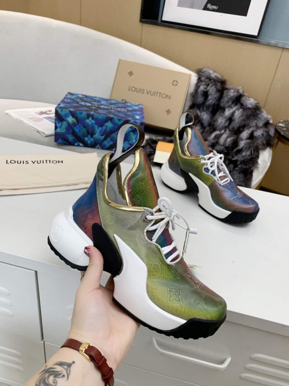 Louis Vuitton Archlight