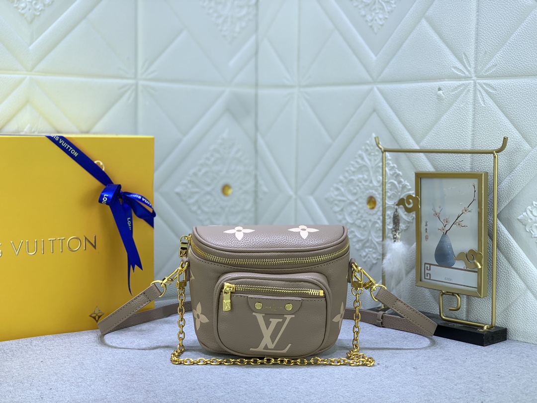 Louis Vuitton Mini Bumbag M82208 17x12x9.5cm