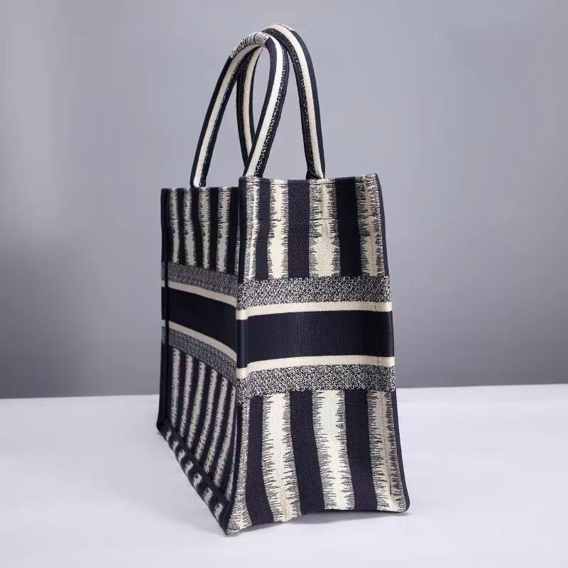 Dior Book Tote 1296(24) 36.5x 28x 17.5cm