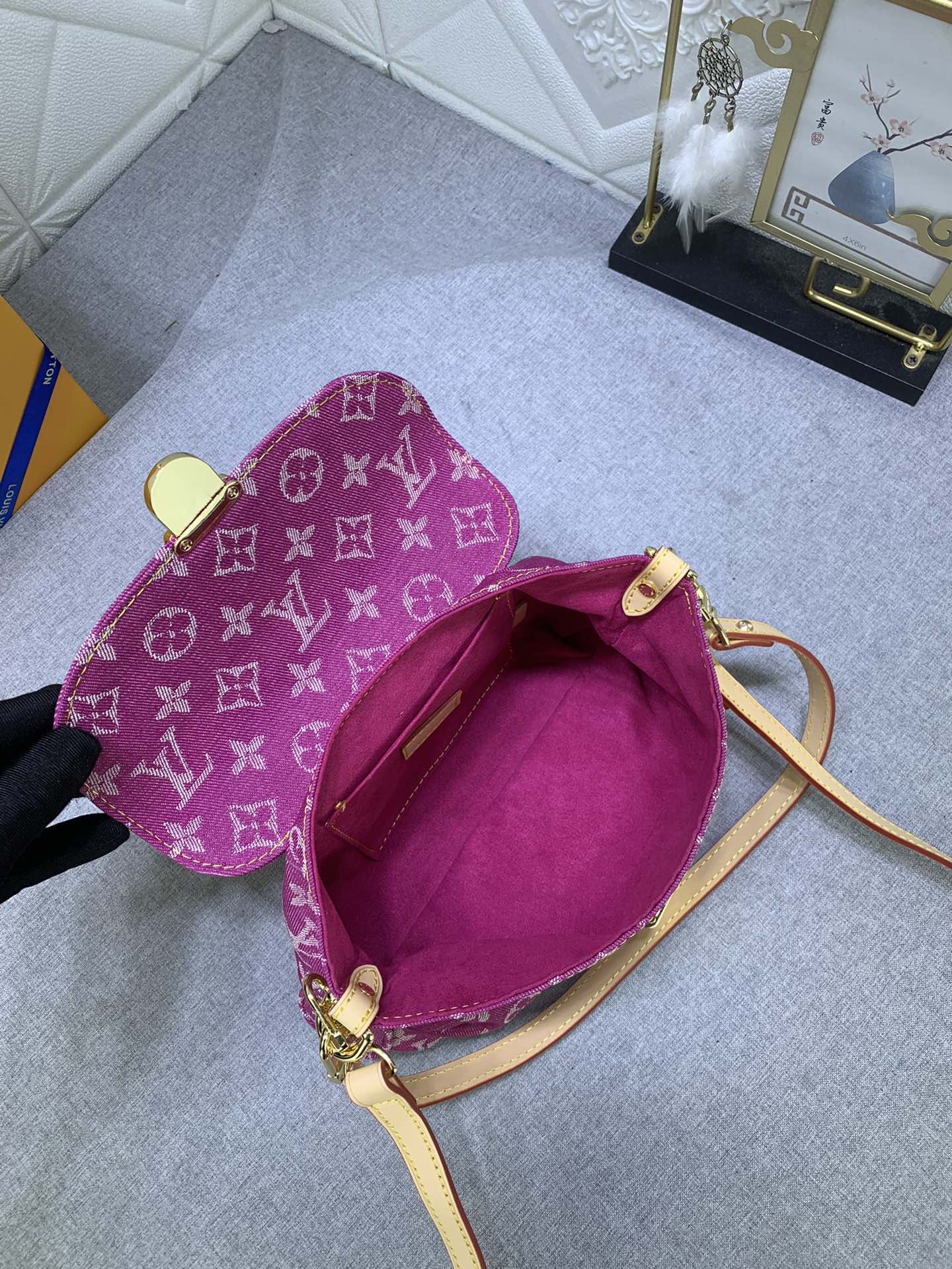 Louis Vuitton M95050 (2) 26x17x7CM