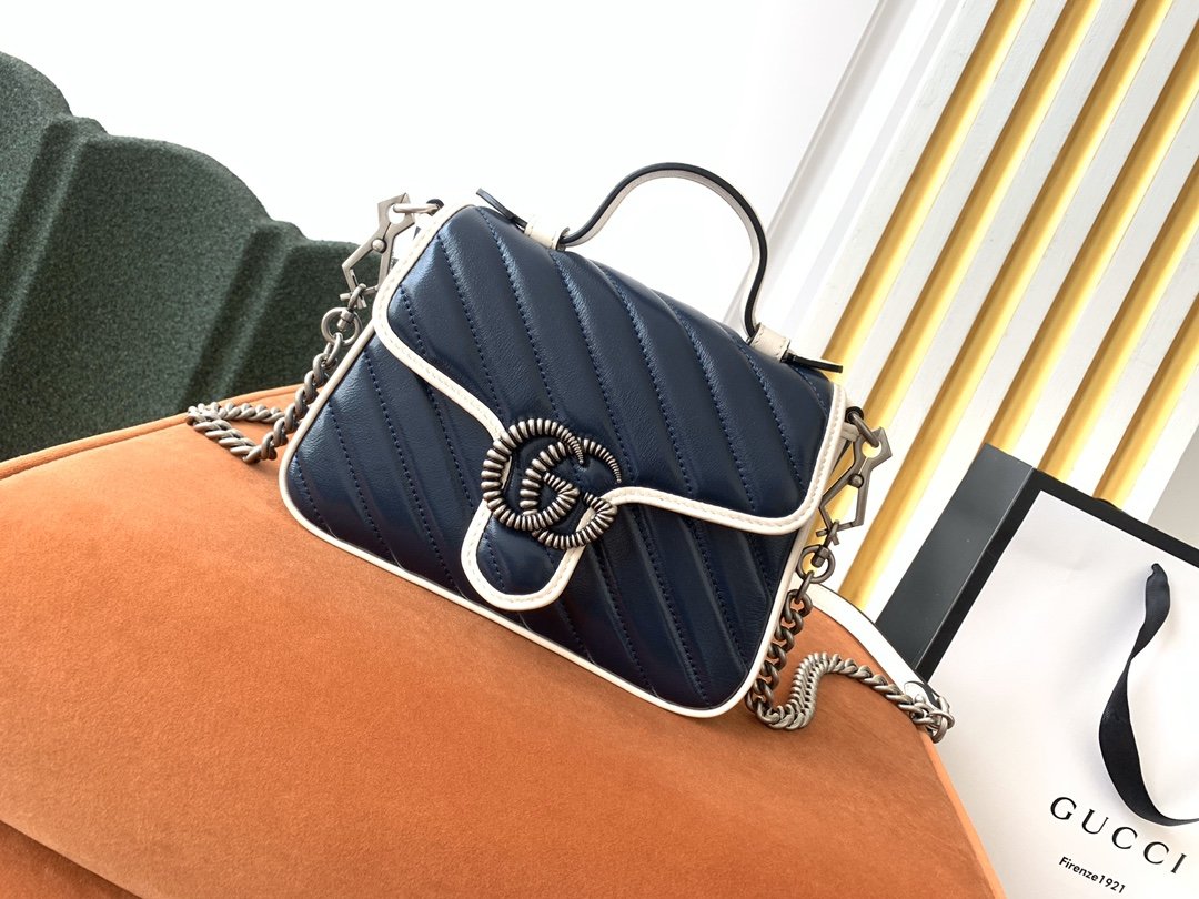 GUCCI Marmont 583571 21/15.5/8cm