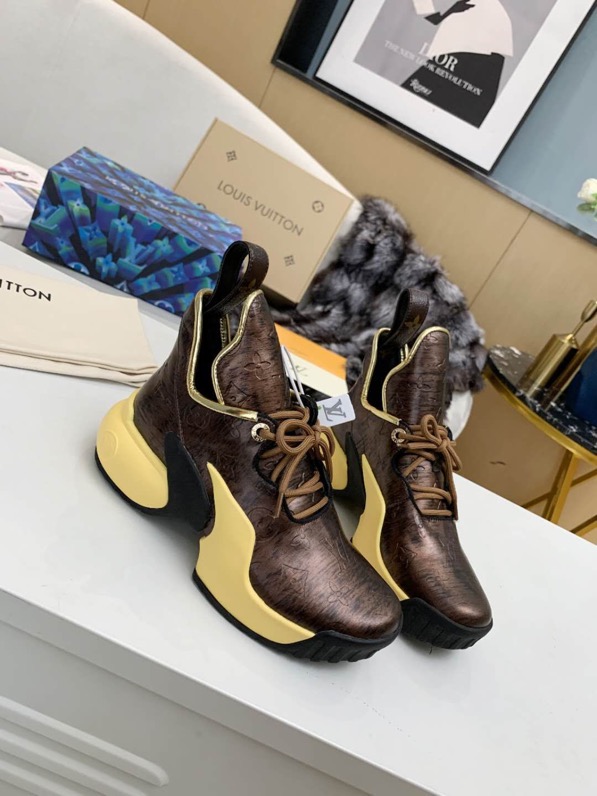 Louis Vuitton Archlight