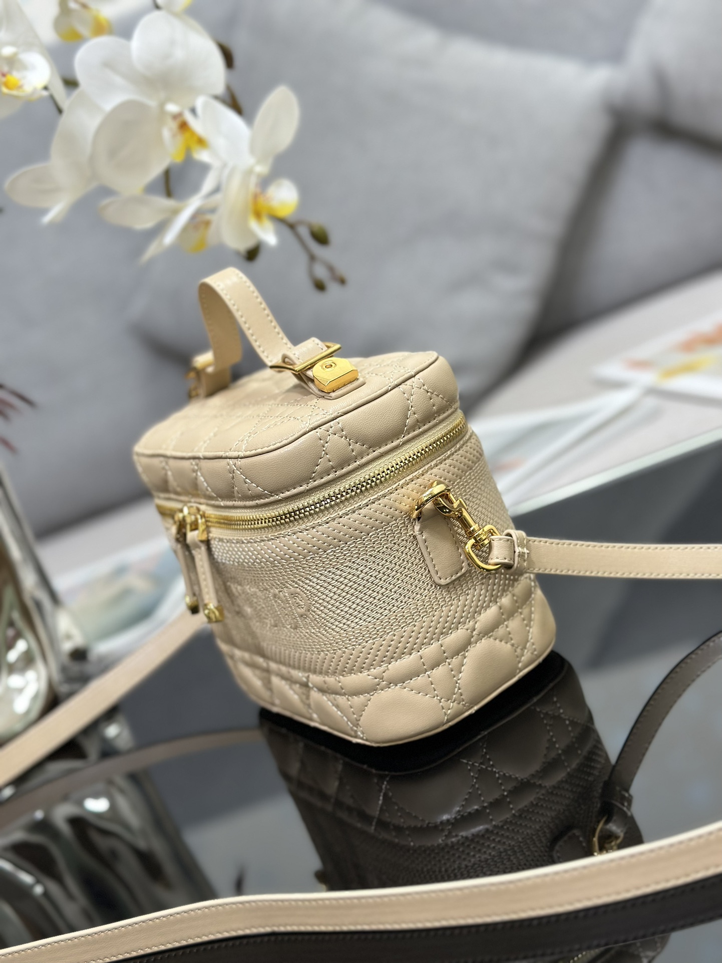 Dior Travel S5488 (4) 18.5  x 13 x 10.5 cm