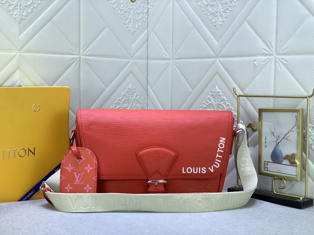Louis Vuitton M23097 (3) 34 x 19 x 11cm