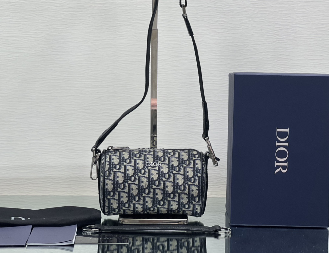 Dior Roller 23795 17x 11.5x 11.5cm