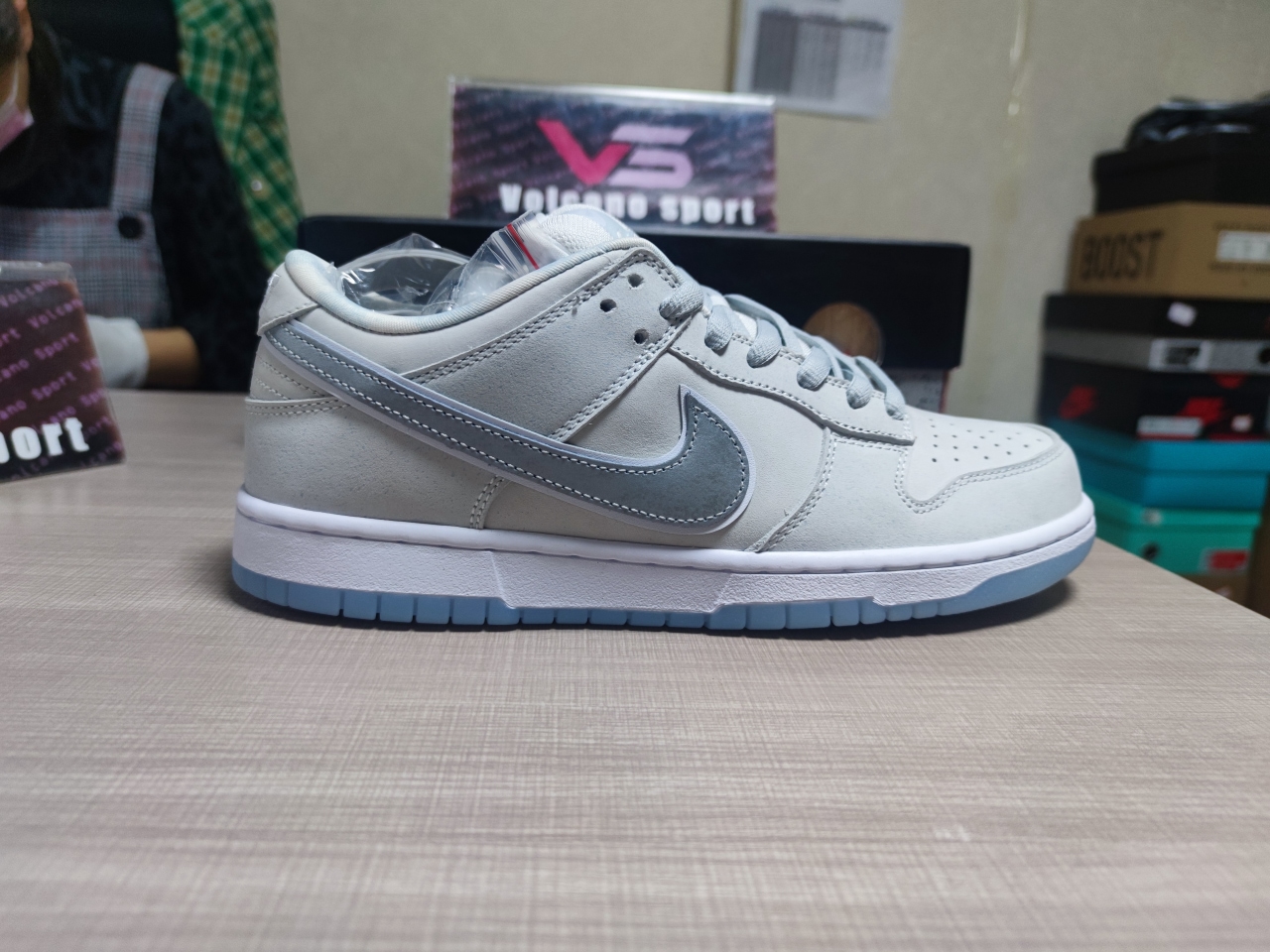 SB Dunk Low White Lobster FD8776-100