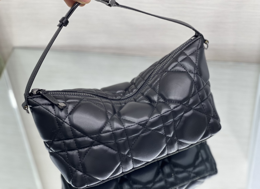 DIOR TRAVEL NOMAD 57704 (2) 15 x 10 x 8cm