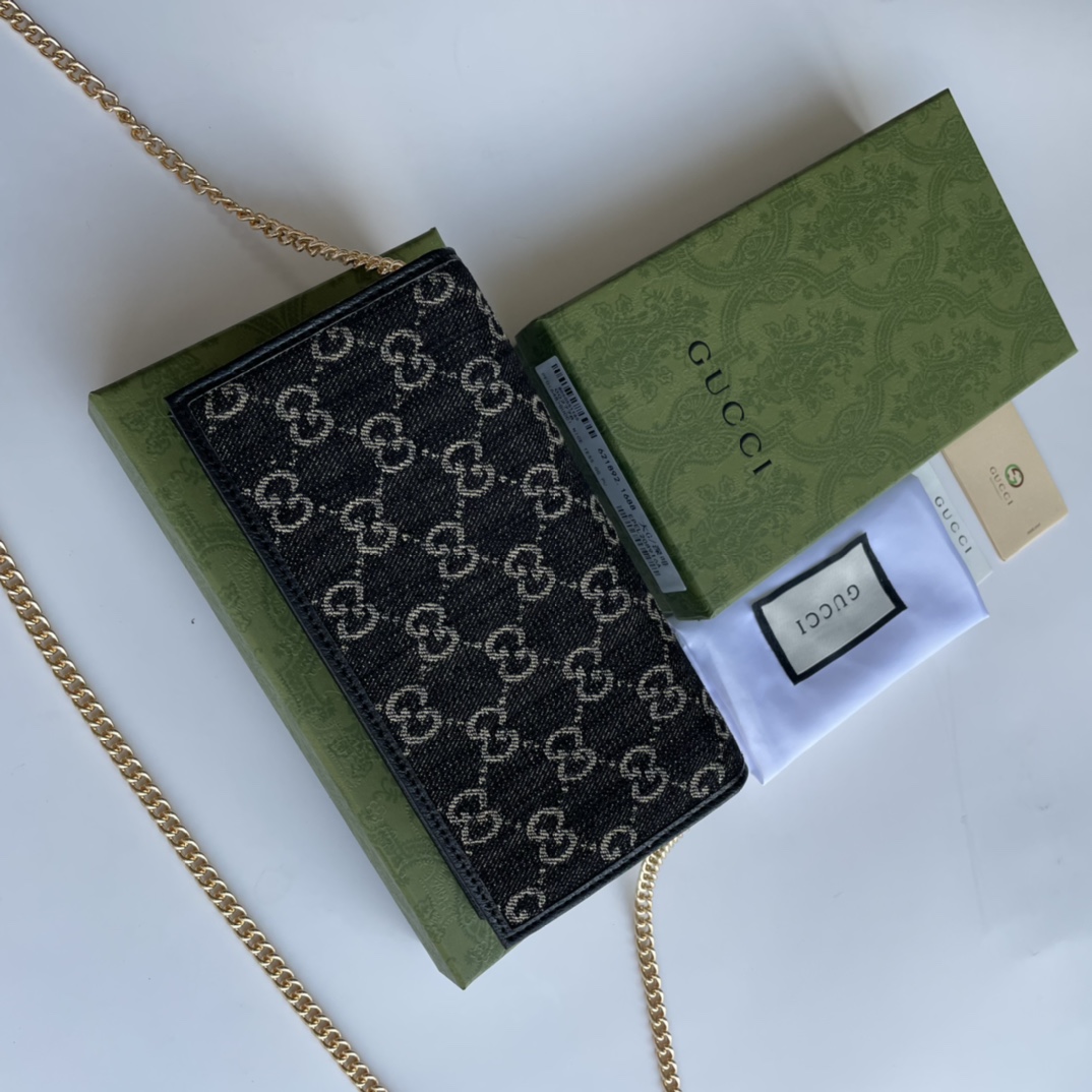GUCCI 621892 19x10x4cm